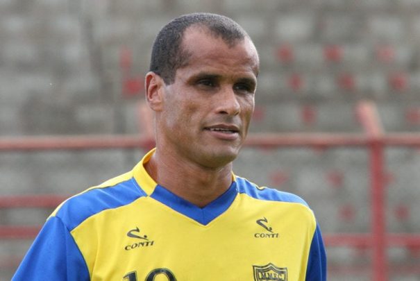 Rivaldo chegou a treinar com o Mogi Mirim visando o Paulistão 2011, mas acabou indo para o São Paulo