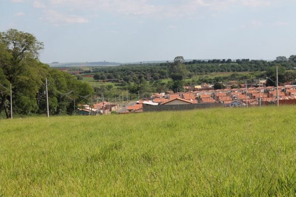 No Residencial Floresta, o número de moradias nos prédios ainda não foram fechados (Foto: EVerton Zaniboni)