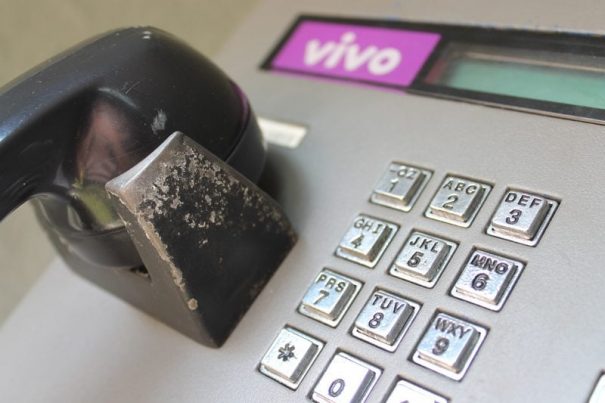 As chamadas para um telefone fixo custam menos do que falar de um celular (Foto: Everton Zaniboni)