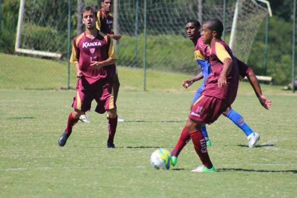 Mogi Mirim, do volante Romarinho e do meia Vitinho, venceu time carioca por 3 a 1.(Foto: Assessoria de Comunicação do Mogi Mirim)