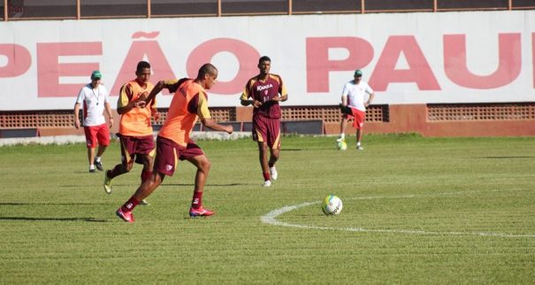 Rivaldo treinou com o elenco do Mogi Mirim, se sentiu bem e foi relacionado para a partida contra o XV. (Foto: Divulgação)