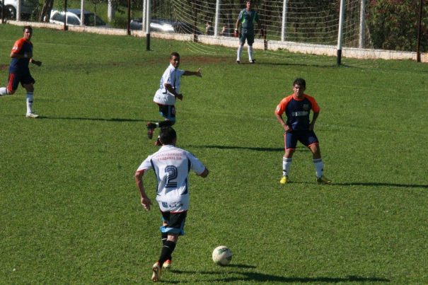 Time das Estrelas das Piteiras foi o terceiro colocado da Segunda Divisão do Campeonato Amador de 2013. (Foto: Arquivo)