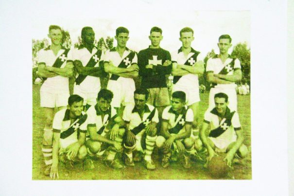 Equipe da Santa Cruz de 1954, quando o clube foi fundado . (Foto: Reprodução)