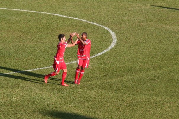 Vitor Xavier comemora gol marcado aos 9 minutos da primeira etapa. (Foto: Diego Ortiz)