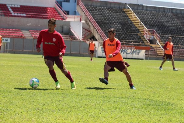 Mogi Mirim trabalha para desorganizar o Tupi e retornar de Juiz de Fora com pelo menos mais um ponto na tábua de classificação. (Foto: Diego Ortiz)