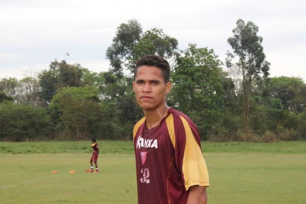 Lateral Biel é uma das novidades do Mogi Mirim para o jogo contra o Macaé. (Foto: Diego Ortiz)