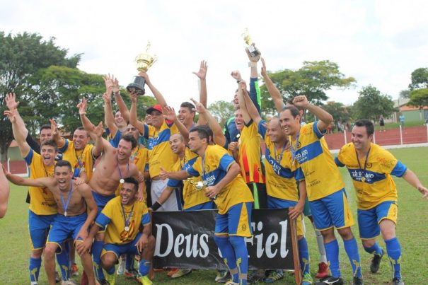 Campeão, artilheiro e goleiro menos vazado: Elite comemora conquista de todos os prêmios da Série B do Campeonato Amador. (Foto: Diego Ortiz)