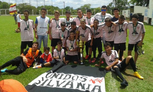 Unidos Silvânia conquistou os títulos das categorias sub-14 e sub-16, em finais no sábado. (Foto: Divulgação)