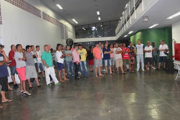 Dirigentes de 52 times participaram da eleição no Centro Cultural. (Foto: Diego Ortiz)