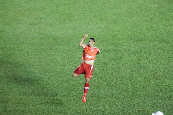 Rivaldinho comemora o gol da vitória do Mogi Mirim, aos 39 minutos do segundo tempo. (Foto: Diego Ortiz)