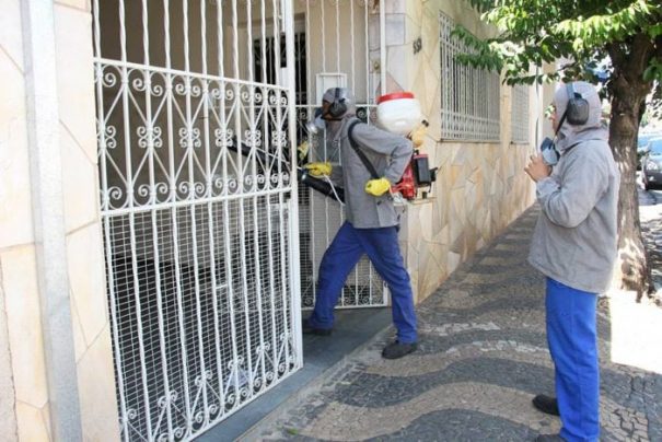 Nebulização foi realizada na região central de Mogi Mirim (Foto: Divulgação)