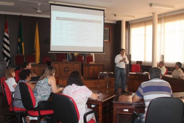 Reunião aconteceu na tarde de quarta-feira na Câmara Municipal (Foto: Fernando Surur)