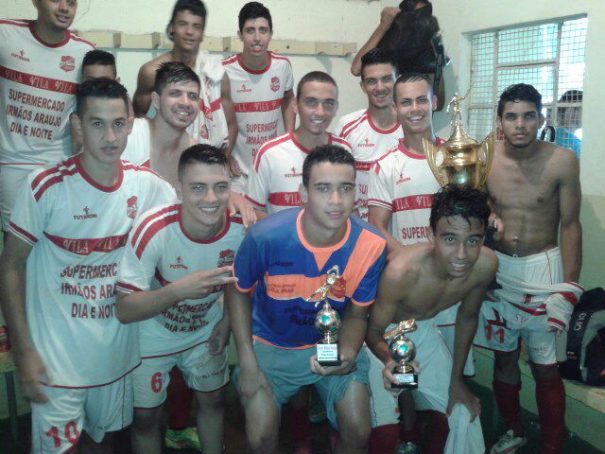 Garotos da equipe da Vila Dias fizeram a festa com conquista do título de campeão da Copa Sub-20. (Foto: Divulgação)