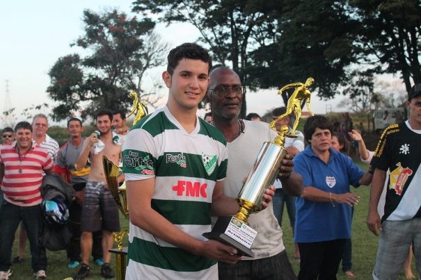 Artilheiro, Breno simboliza a nova geração do Martim Francisco. (Foto: Diego Ortiz)