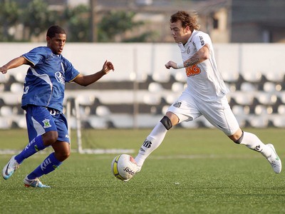 Geovane Loubo foi revelado nas categorias de base do Santos. (Foto: Pedro Ernesto Guerra/Santos FC)