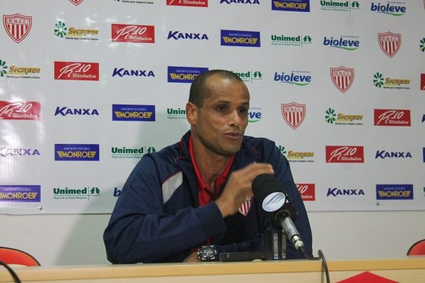 "Eu não tenho pretensão  nenhuma de tirar o time da cidade", garantiu Rivaldo. (Foto: Diego Ortiz)