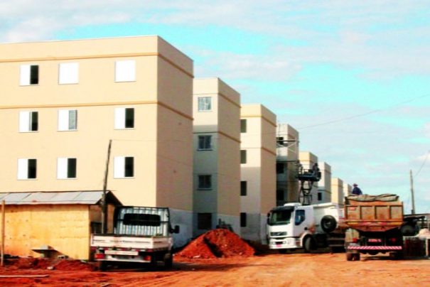 Unidades habitacionais devem ser entregues até fevereiro de 2016, segundo estimativa da Prefeitura; são 300 apartamentos (Foto: Ana Paula Meneghetti)