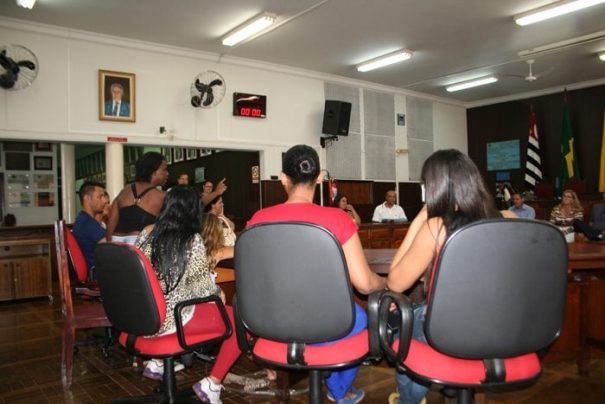 Suplentes foram recebidos na Câmara Municipal, na quarta; eles consideraram o sorteio injusto (Foto: Ana Paula Meneghetti)