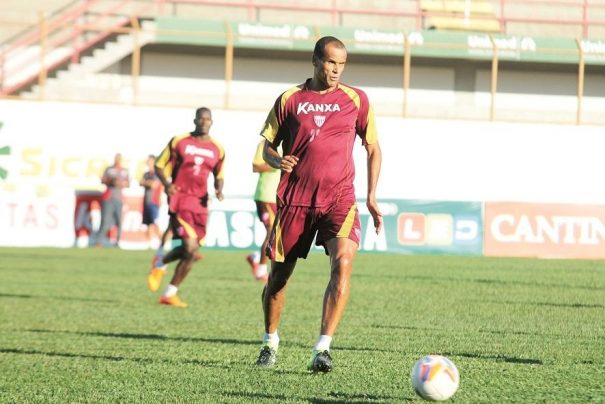 Rivaldo, que estourou para o futebol no Mogi Mirim com o Carrossel na década de 90, se aposenta pela segunda vez no clube. (Foto: Diego Ortiz)