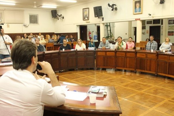 Audiência pública realizada na Câmara colocou em debate a concessão do Saae à iniciativa privada (Foto: Ana Paula Meneghetti)