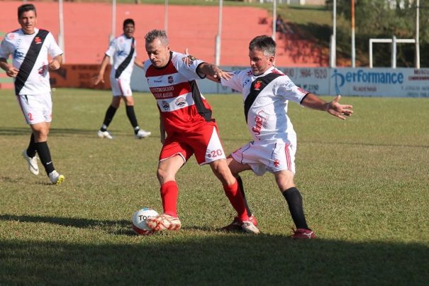 Vila Dias, do atacante Dadi, perdeu para a Santa Cruz, no Tucurão. (Foto: Diego Ortiz)