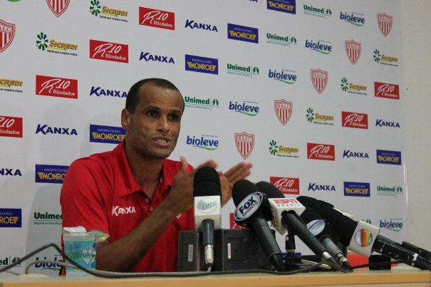 Rivaldo afirmou que não seria otário de fechar um acordo em que investiria no time sem ter retorno. (Foto: Diego Ortiz) 