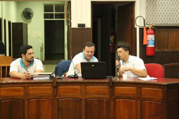 Presidente da autarquia, Luciano Lopes, apresentou os números durante audiência pública na Câmara (Foto: Ana Paula Meneghetti)