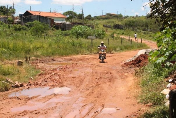 Ontem, Prefeitura concluiu obras de reparo em via danificada (Foto: Ana Paula Meneghetti)