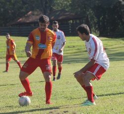 Jogando na casa do adversário, Piteiras bateu a Aparecidinha. (Foto: Diego Ortiz)