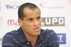 Rivaldo nega ter recebido verba do Mogi Mirim, de contrato com empresa, em sua conta. (Foto: Arquivo)