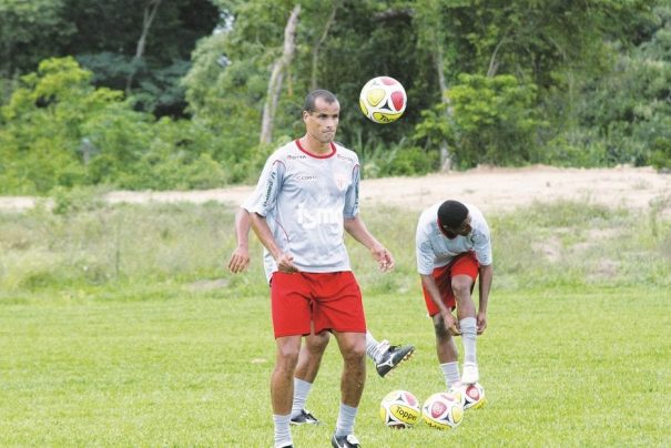 Hipótese de Rivaldo doar um terreno e construir novo CT seria aceita por autores da ação judicial. (Foto: Arquivo)