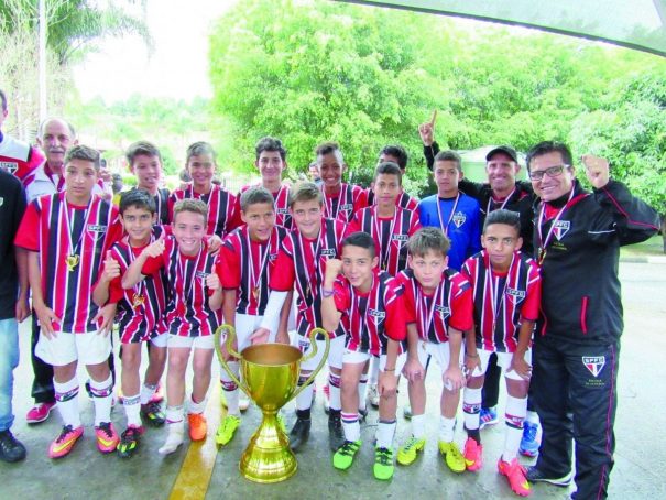 Equipe sub-13 de Mogi Mirim venceu São José dos Campos na final. (Foto: Divulgação)