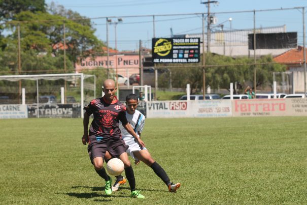 Vila Chaib, de Bruninho Seriani, goleou o Grêmio Mogimiriano. (Foto: Diego Ortiz)