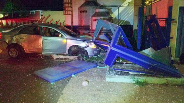 Acidente ocorreu na madrugada de quinta-feira, na zona Norte (Foto: Divulgação)