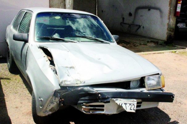 Motorista de Chevette ainda estava dirigindo sem habilitação (Foto: Ana Paula Meneghetti)