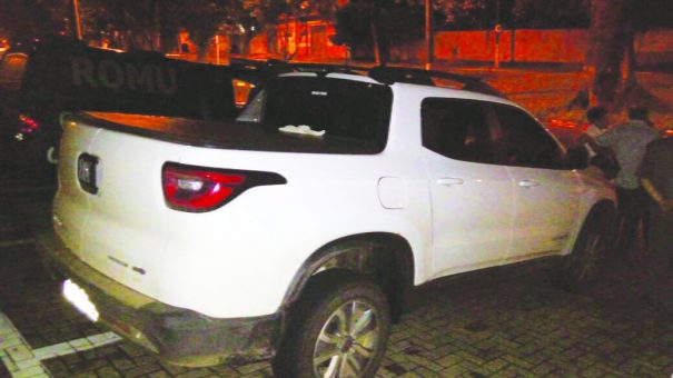 Homem pegou Fiat Toro, que estava parado, com chave no contato e fugiu rumo à Rodovia SP-340. (Foto: Divulgação)